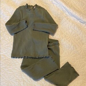💙3FOR$10! 18-24 mo Olive Ribbed Two-Piece Set